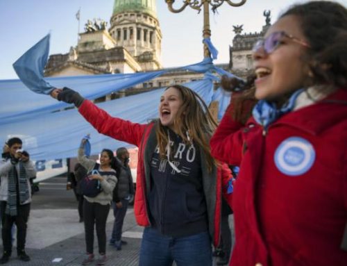 Аргентински Сенат задржао забрану абортуса